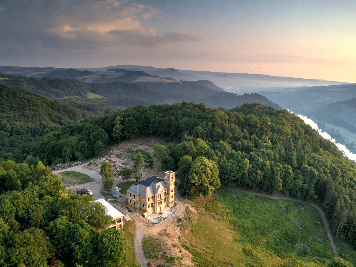 Zámek Skrytín z pohledu z výšky